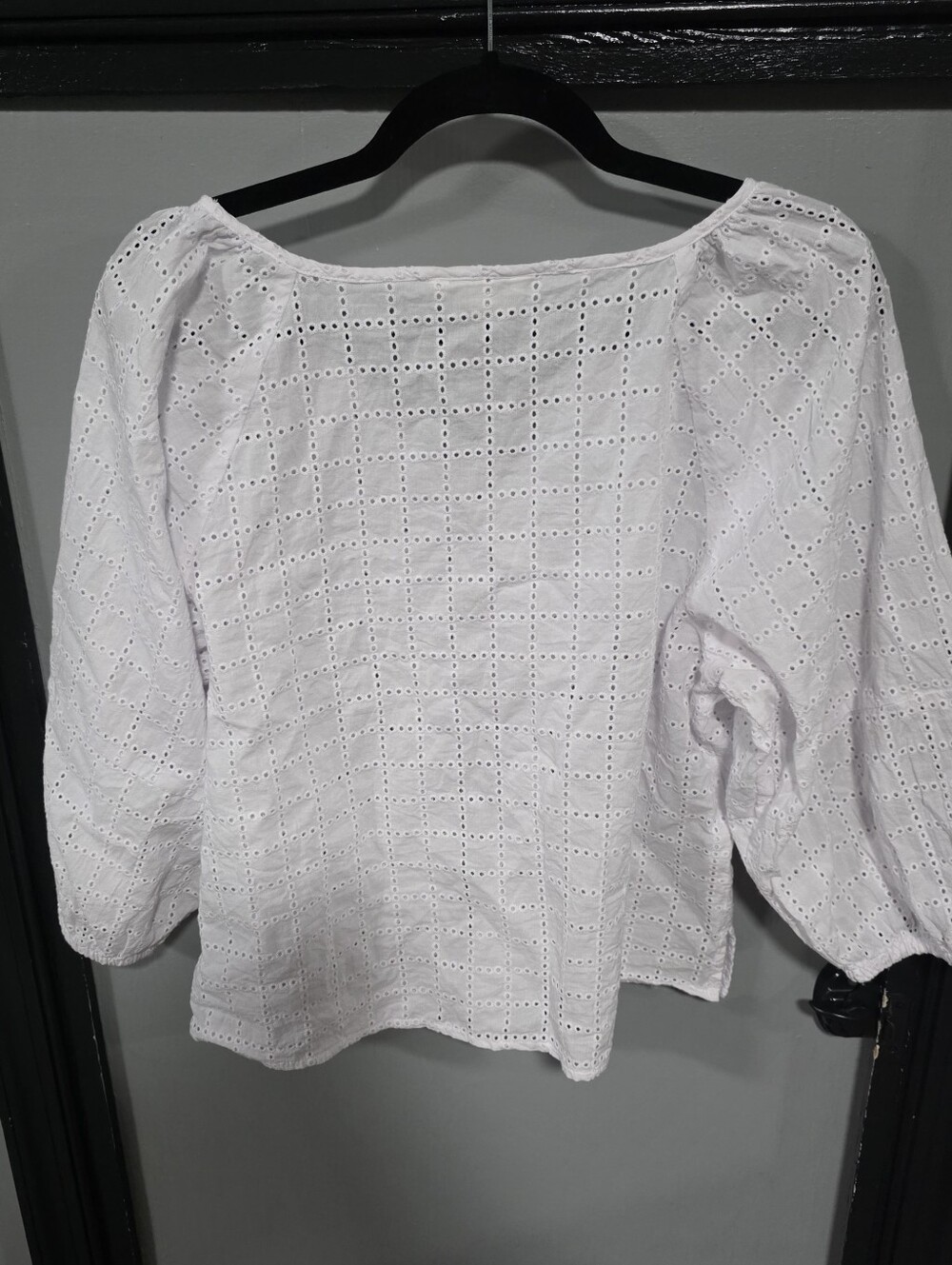 BANANA REPUBLIC Women's White Eyelet V-Neck Peasant Top Medium - Picture 5 of 5